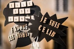 accessoires kit photobooth bulles personnalisable pixmyevent produit avec lettres en bois